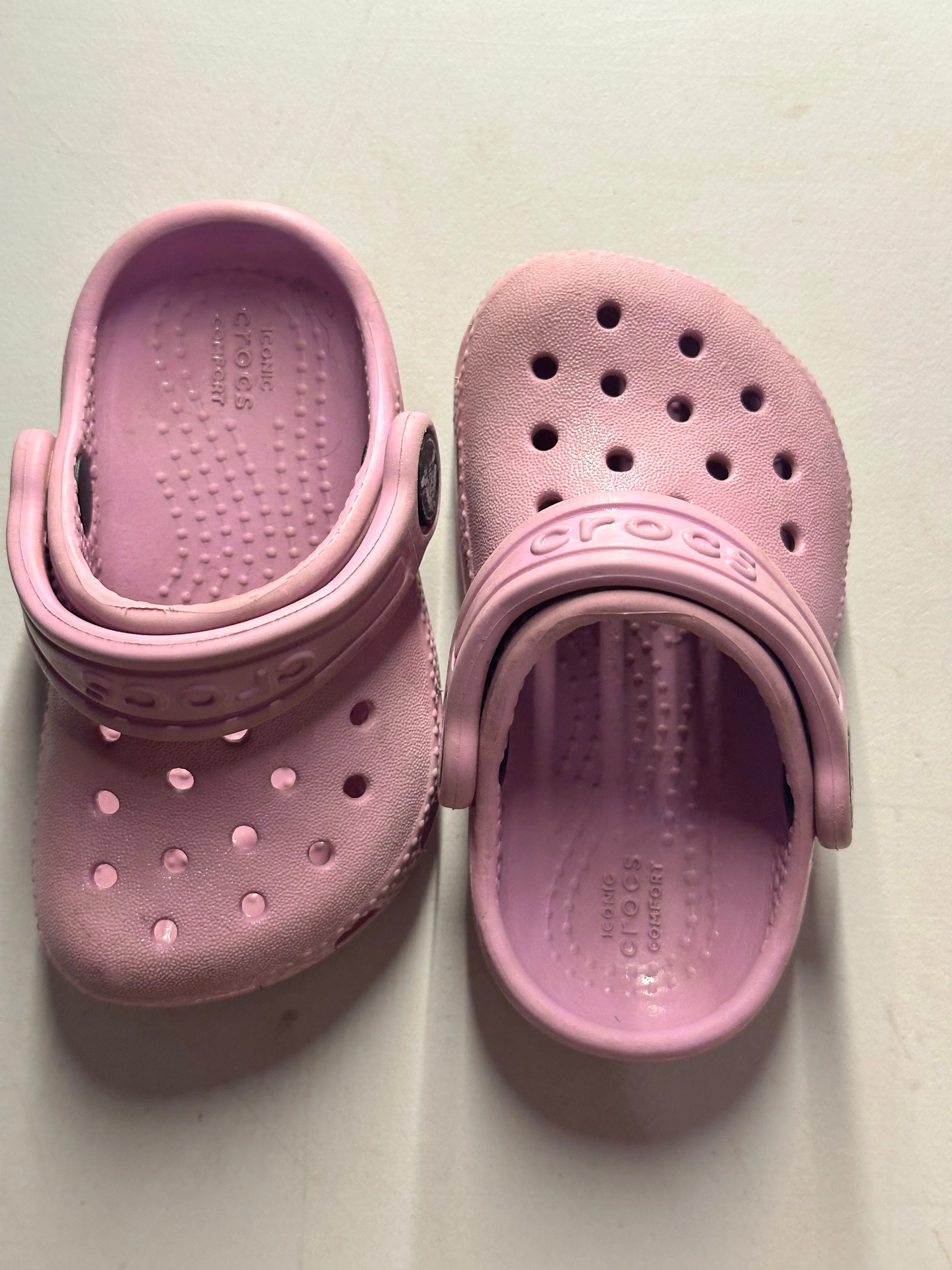 Cute purple crocs size 4, Shoes 4 (Baby: 0-12 mth)