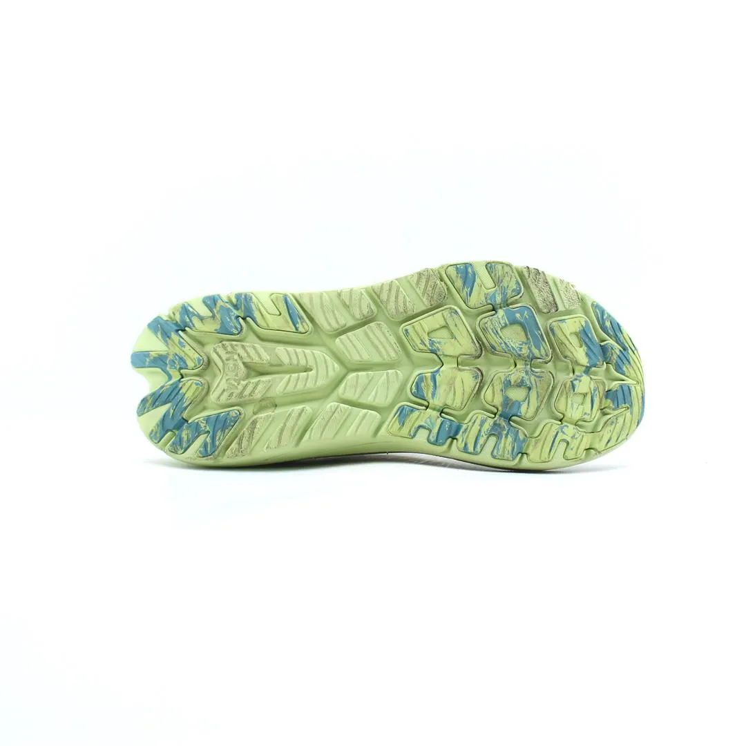 HOKA ONE ONE KAWANA