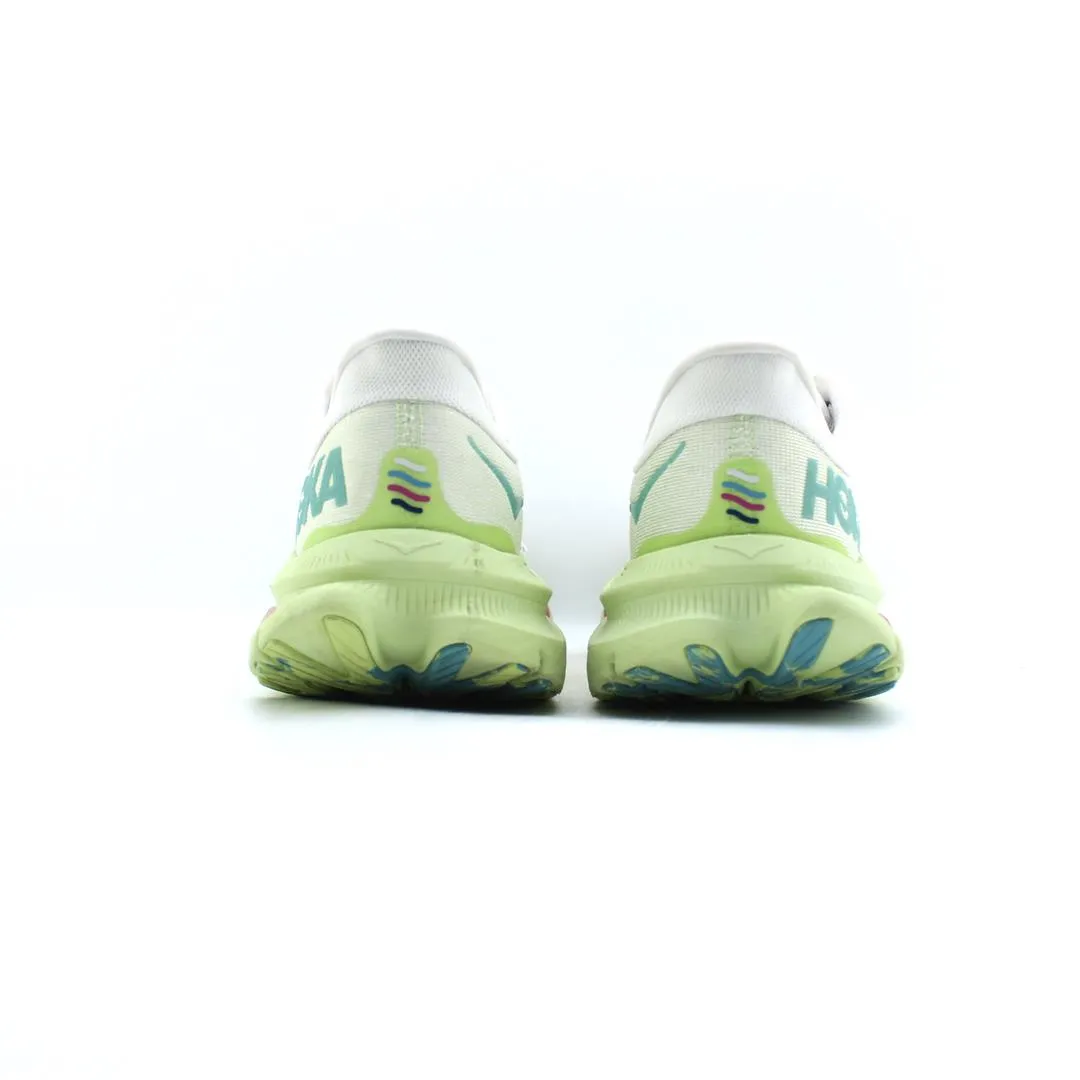 HOKA ONE ONE KAWANA