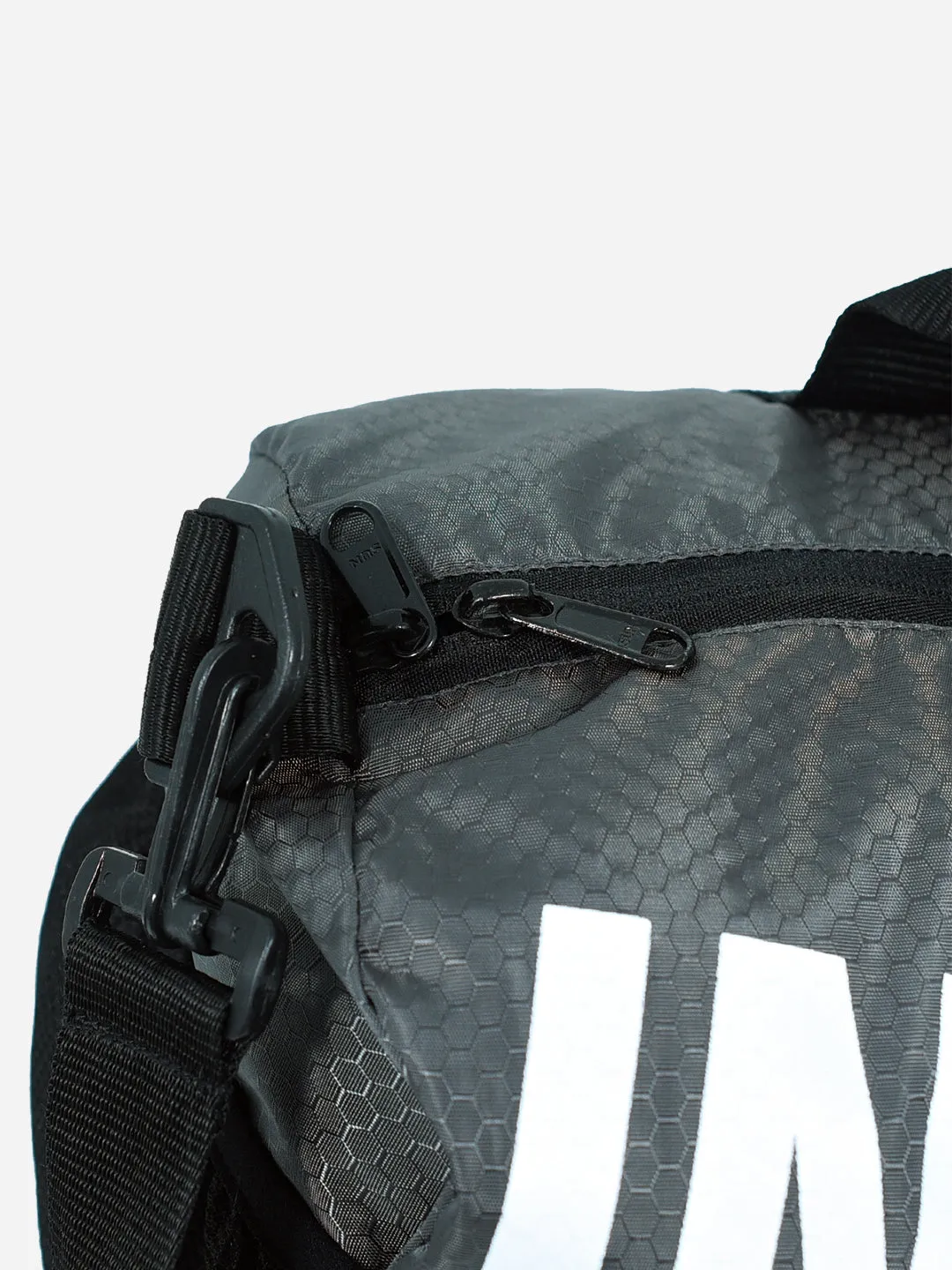 Invincible Classic Duffel Gym Bag, 27 Ltr Unisex Shoulder Sports Bag with Extra Shoe Compartment
