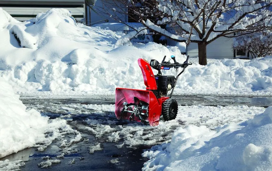 TORO 37807 24" Power Max 724 OE Gas Snow Blower