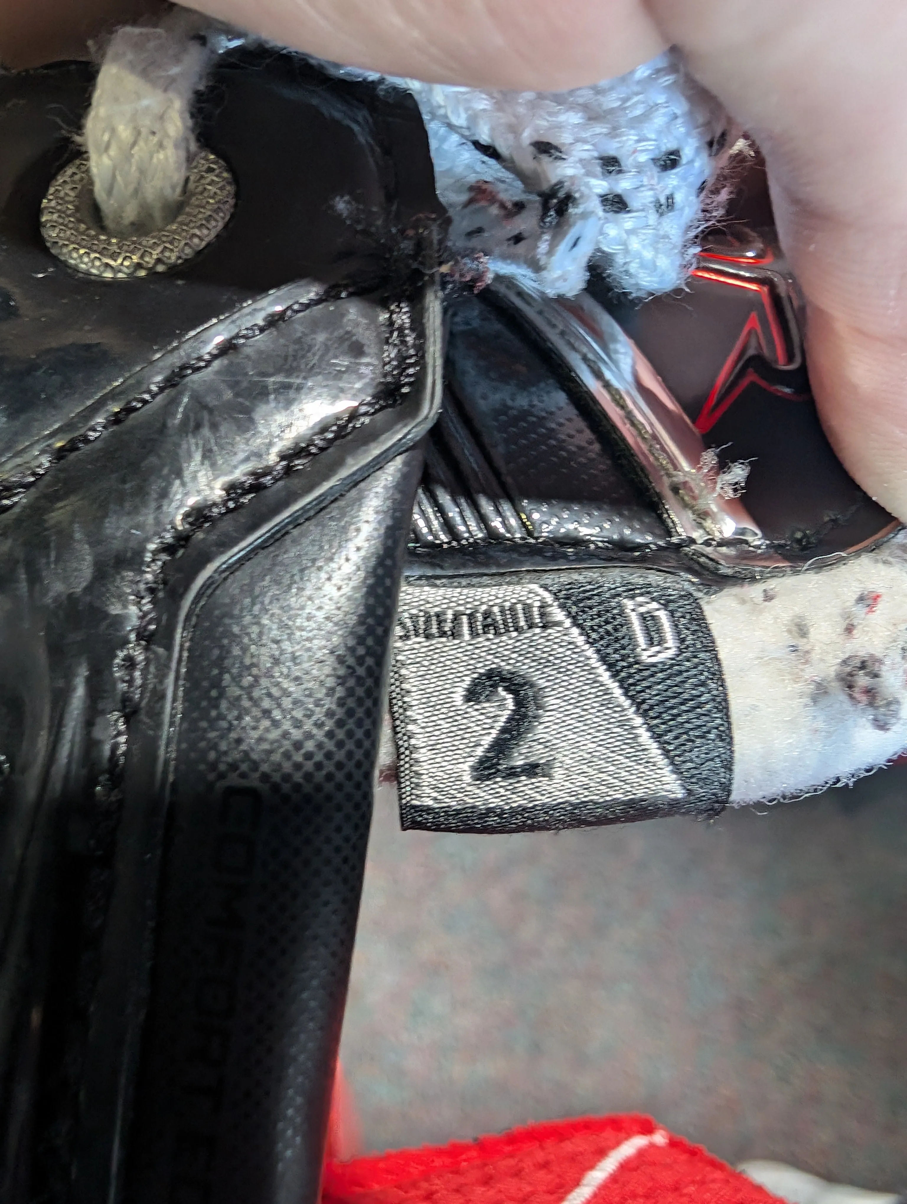 Used Bauer Vapor X LTX Pro  Size 2D Junior Hockey Skates
