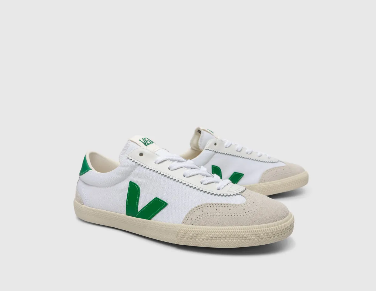 VEJA Volley White / Emerald