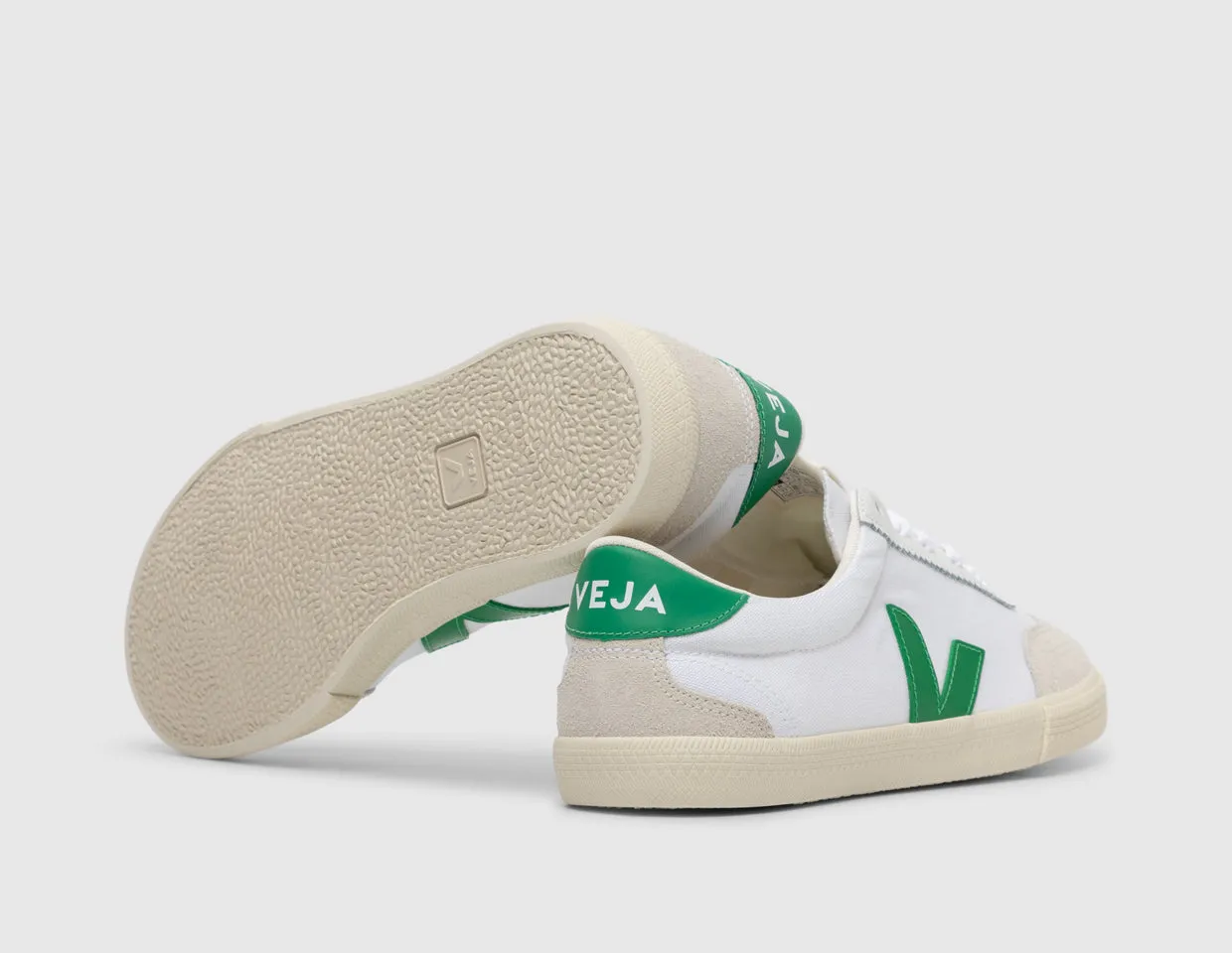 VEJA Volley White / Emerald
